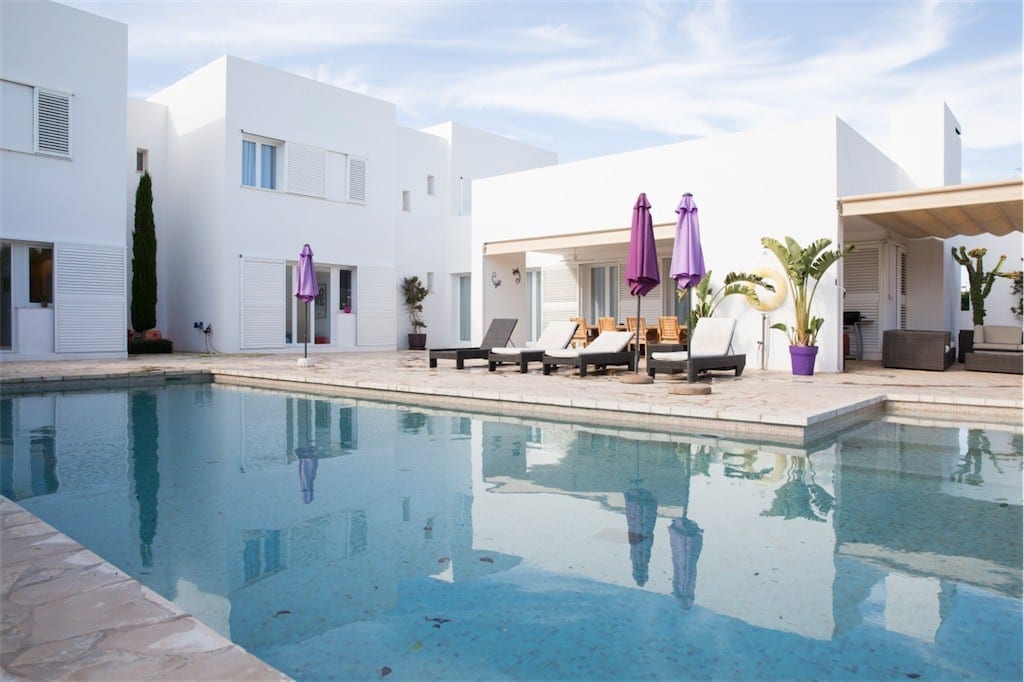 Villa with large pool and terraces