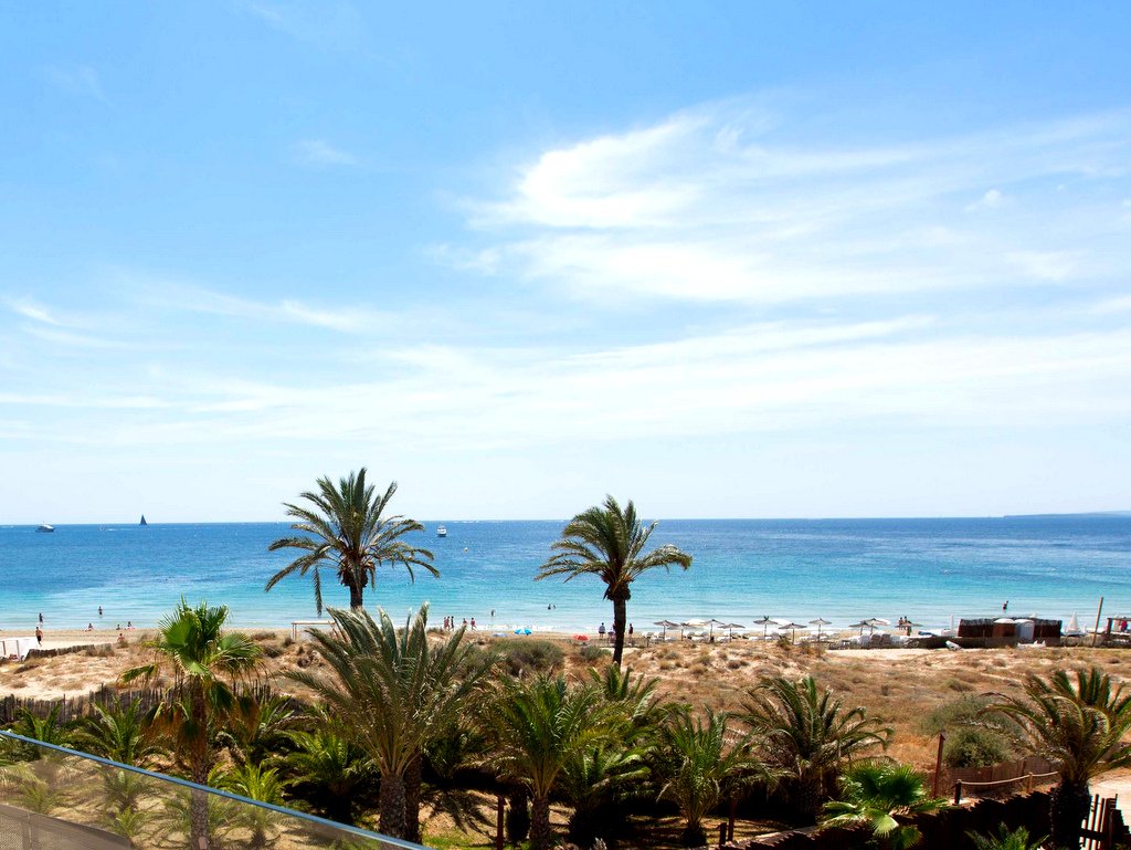 view of playa den bossa