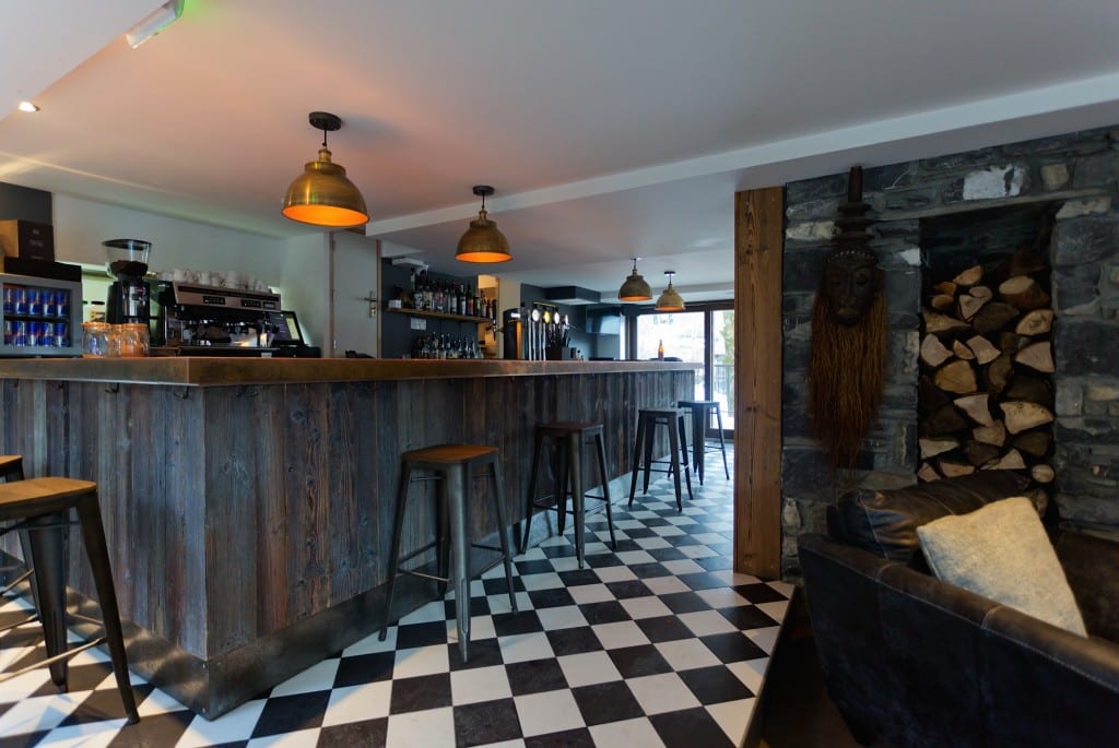 bar at the rude lodge morzine