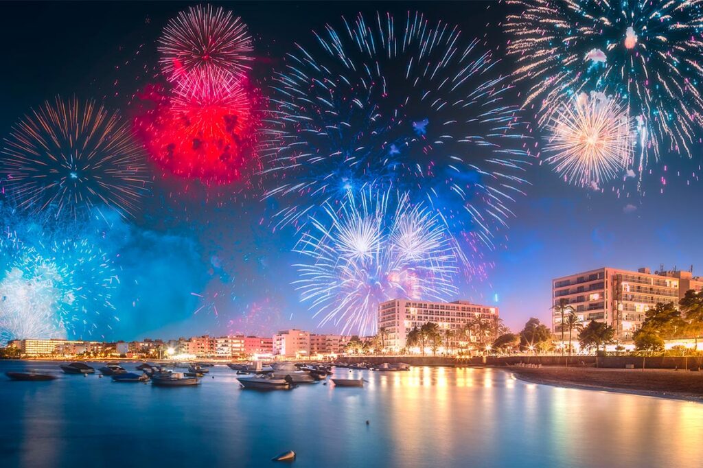 Ibiza Villas 2000 - Christmas In Ibiza Ibiza Christmas Market 2024 - Festive stalls and lights in Ibiza Town